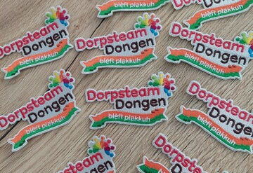 Het Dorpsteam blijft plakken!